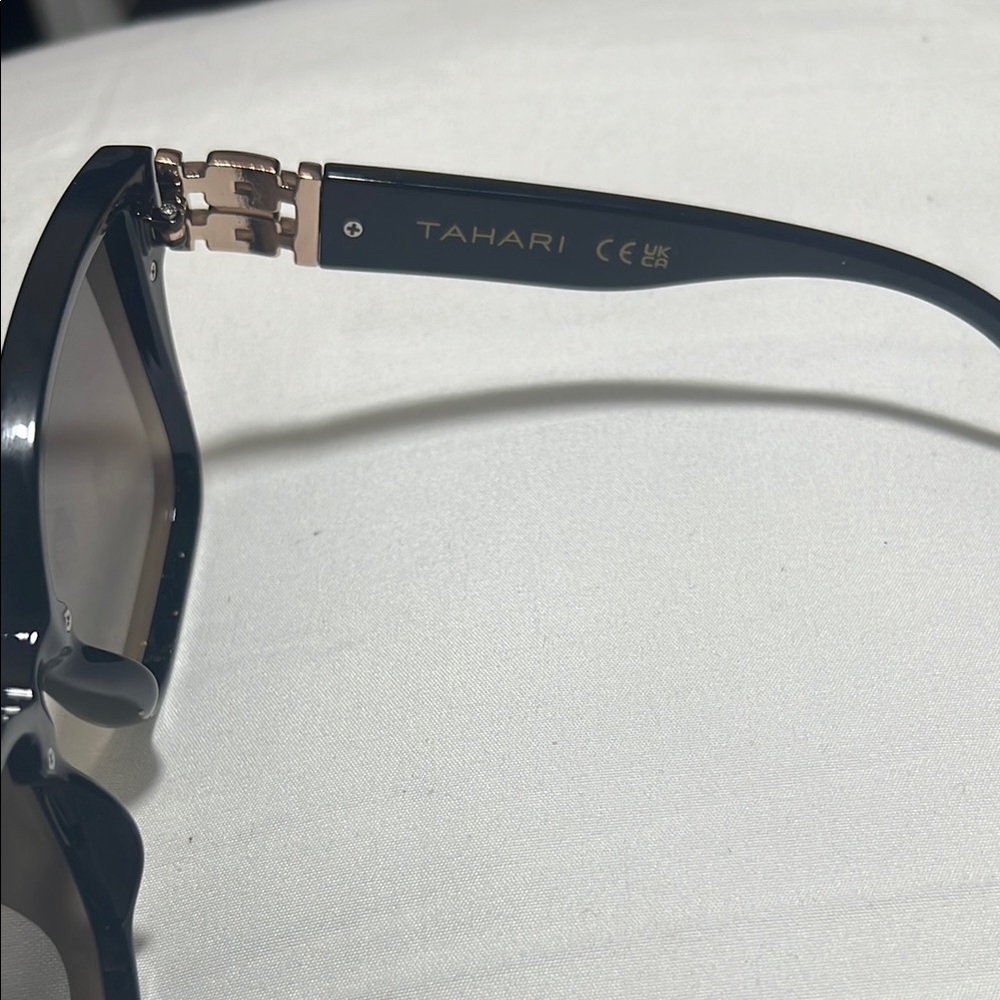 Women’s Tahari TH938-OX Black Sunglasses NWT **FREE gift included** Ships 1 day! - Picture 3 of 6